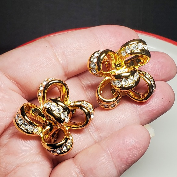 Kenneth J Lane KJL Gold Plated Bow Clip-On Earrings Rhinestone Floral Design - Picture 3 of 7